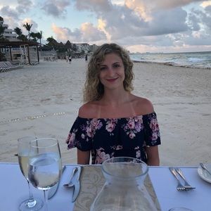 Meet your Posher, Nicole